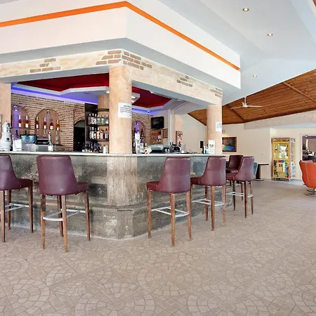 Paradise 2 * זקינטוס טאון